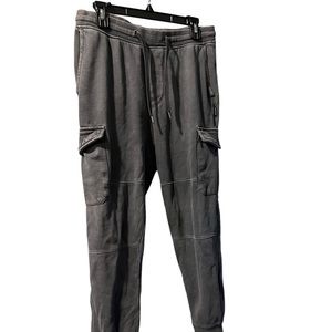 3/$10 Men’s American Eagle cargo joggers